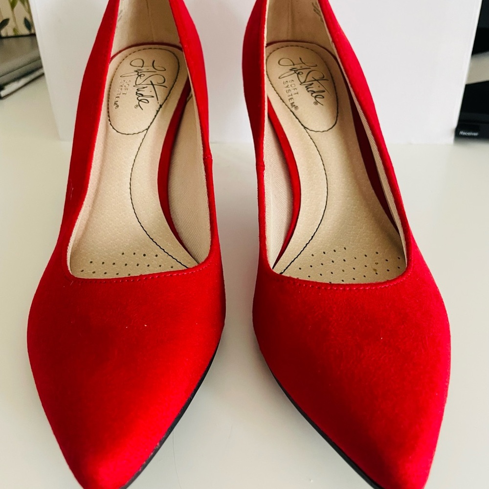 Life Stride Red Heels Elegant Suede-size 7